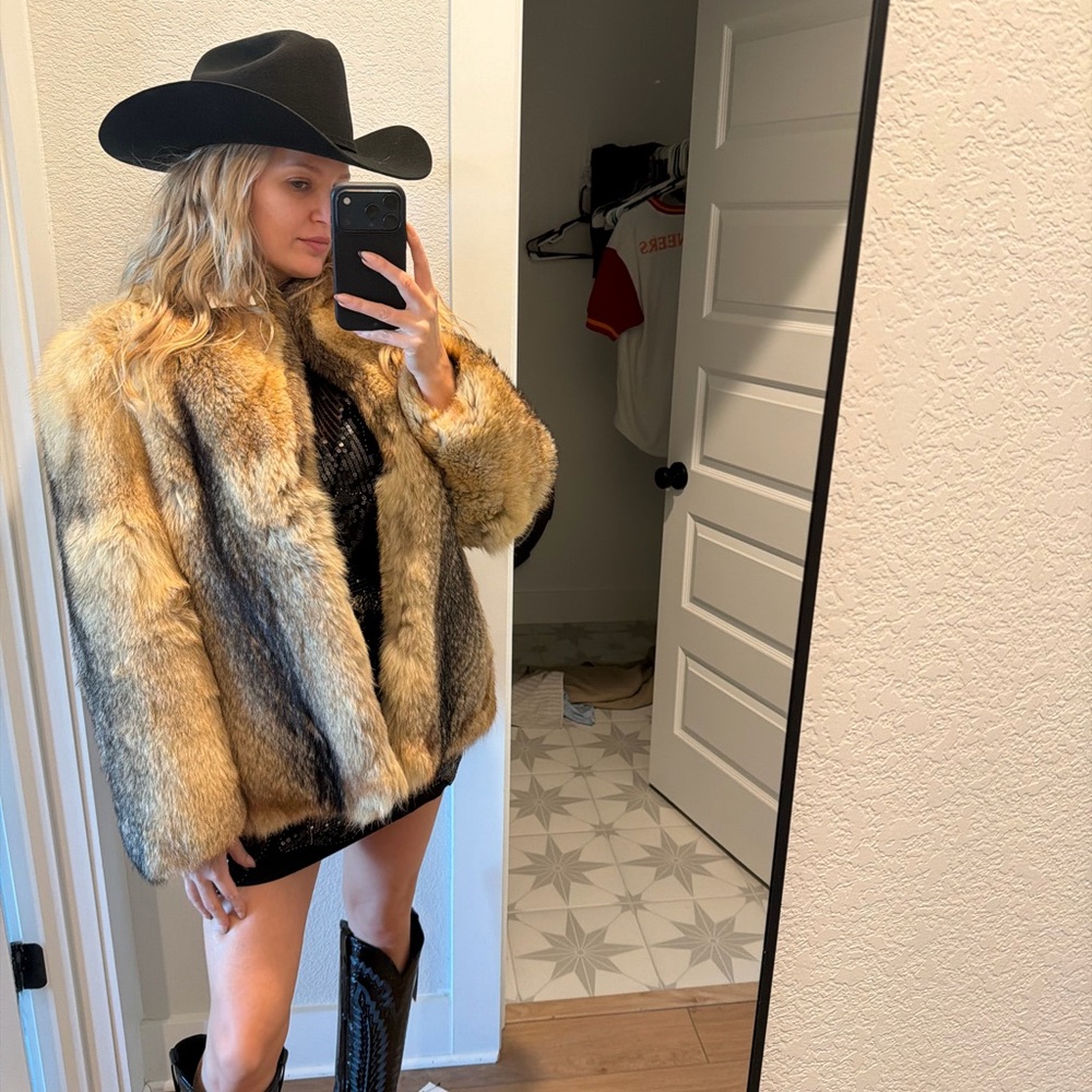 Vintage red fox fur coat - Picture 4 of 10